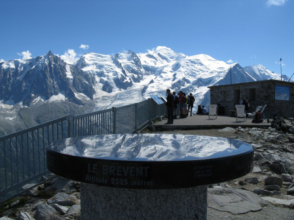 Enjoy the mountains above Chamonix while the lifts are still open end of summer 2023