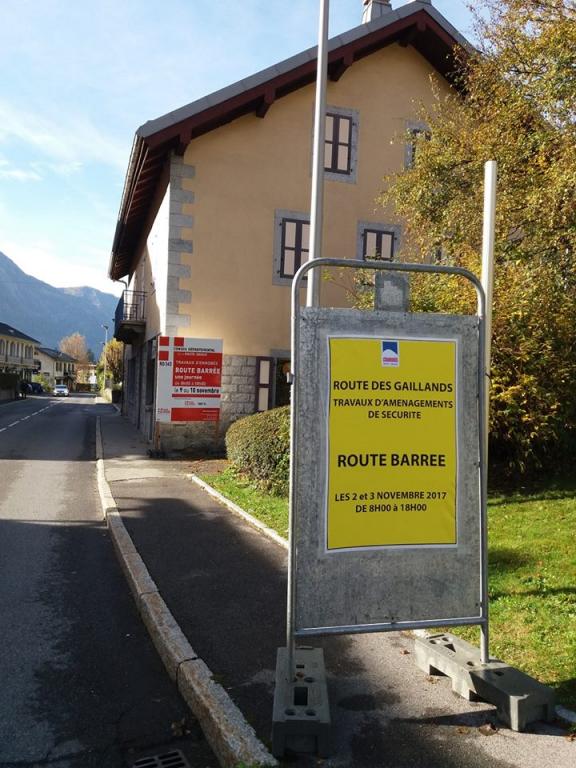 Fermeture de la route des Gaillands les 2 et 3 puis les 9 et 10 novembre 2017. Photo source: @www.facebook.com/Mairie-de-Chamonix-Mont-Blanc