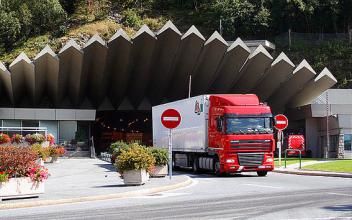 The Mont Blanc tunnel reopens Friday 15 December 2023 