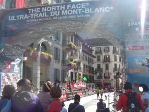 La ligne d'arrivée de l'Ultra Trail du Mont-Blanc (UTMB®) en 2014