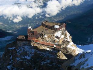 La Terrasse inferiuere d'Aiguille du Midi, vue depuis le sommet - photo par CMB