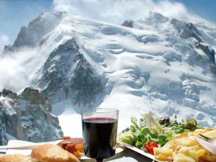 Cafeteria at the summit of the Aiguille du Midi open year round - Photo courtesy by CMB