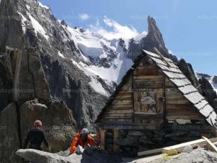 The Perades bivouac was rehabilitated in mid-August by several volunteers. photo source@ledauphine.com
