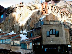 The "3842" Restaurant at the Aiguille du Midi summit is open in summer - Photo courtesy by CMB