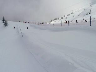 Wave run, boardercross course, Lognan snow park, photo @ https://www.skiresort.info/