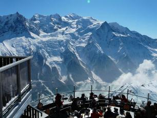 Vous pouvez manger dans ce magnifique restaurant... le Panoramique Mont Blanc